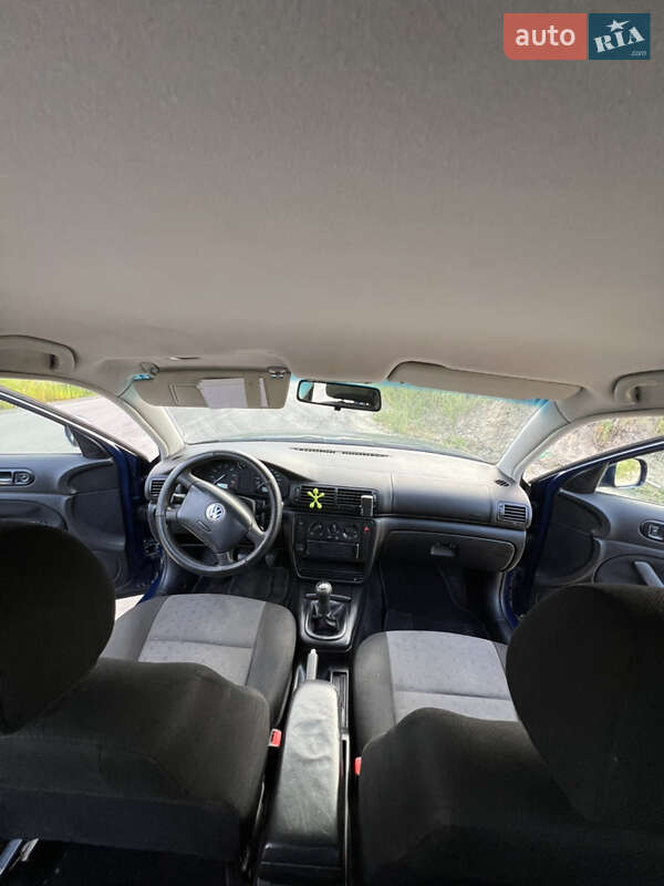 Седан Volkswagen Passat 1997 в Луцке