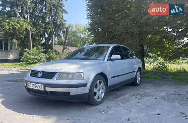 Седан Volkswagen Passat 1997 в Хмільнику