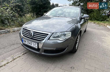 Універсал Volkswagen Passat 2008 в Рівному