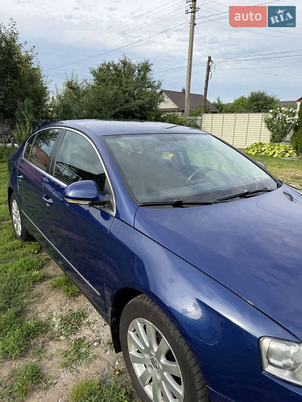 Седан Volkswagen Passat 2006 в Дубні