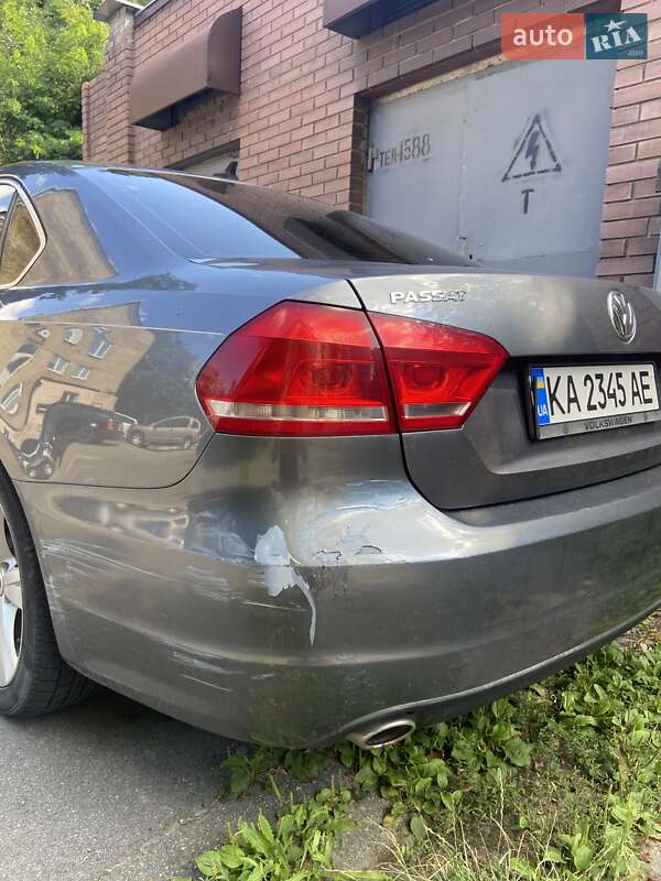 Седан Volkswagen Passat 2012 в Киеве