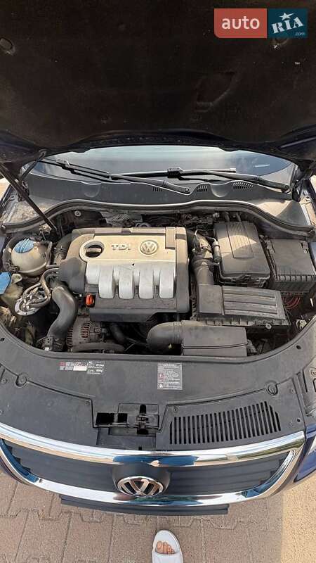 Седан Volkswagen Passat 2006 в Житомирі