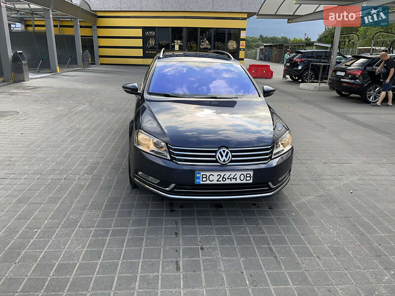 Універсал Volkswagen Passat 2012 в Львові