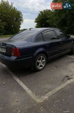 Седан Volkswagen Passat 1998 в Дубні