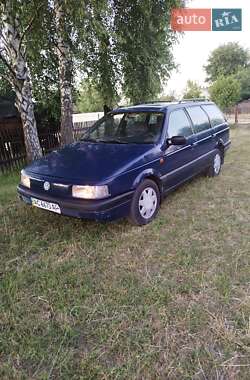 Універсал Volkswagen Passat 1990 в Ратному