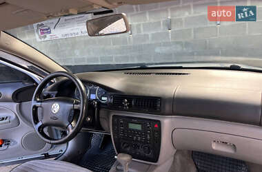 Седан Volkswagen Passat 2003 в 