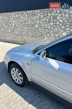 Седан Volkswagen Passat 2003 в 