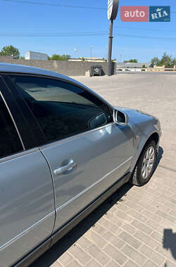Седан Volkswagen Passat 2003 в 