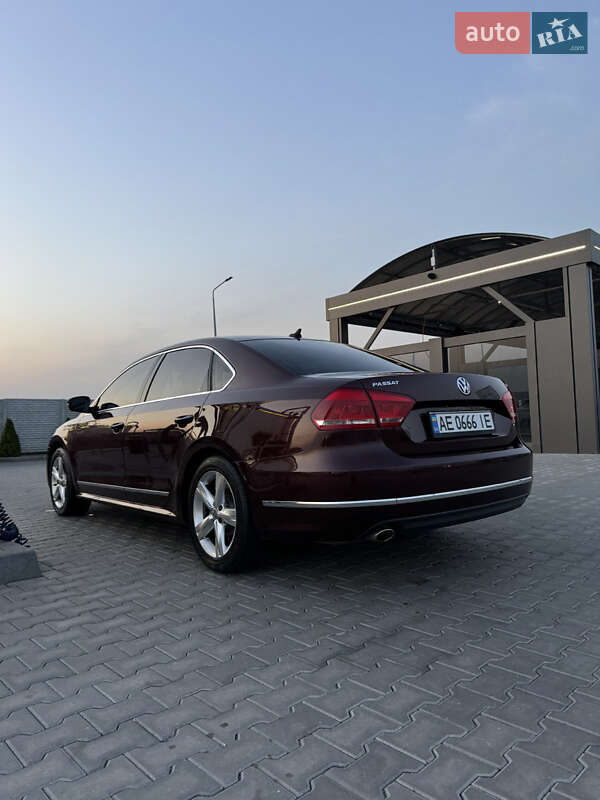 Седан Volkswagen Passat 2012 в Дніпрі