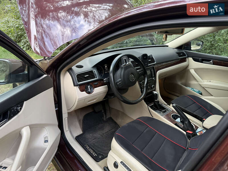 Седан Volkswagen Passat 2012 в Дніпрі