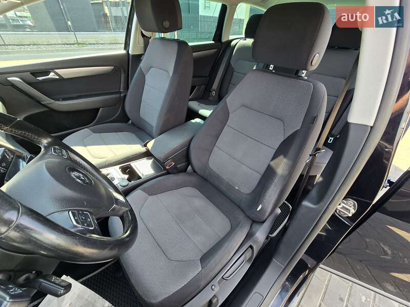 Універсал Volkswagen Passat 2011 в Луцьку