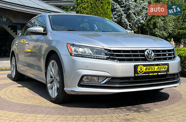Седан Volkswagen Passat 2018 в Львові