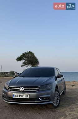 Седан Volkswagen Passat 2016 в Києві