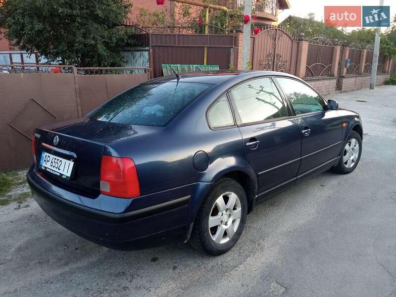 Седан Volkswagen Passat 1998 в Коростышеве