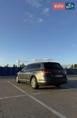 Універсал Volkswagen Passat 2015 в Вінниці