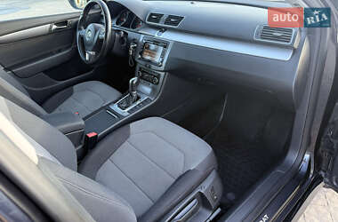 Универсал Volkswagen Passat 2011 в 