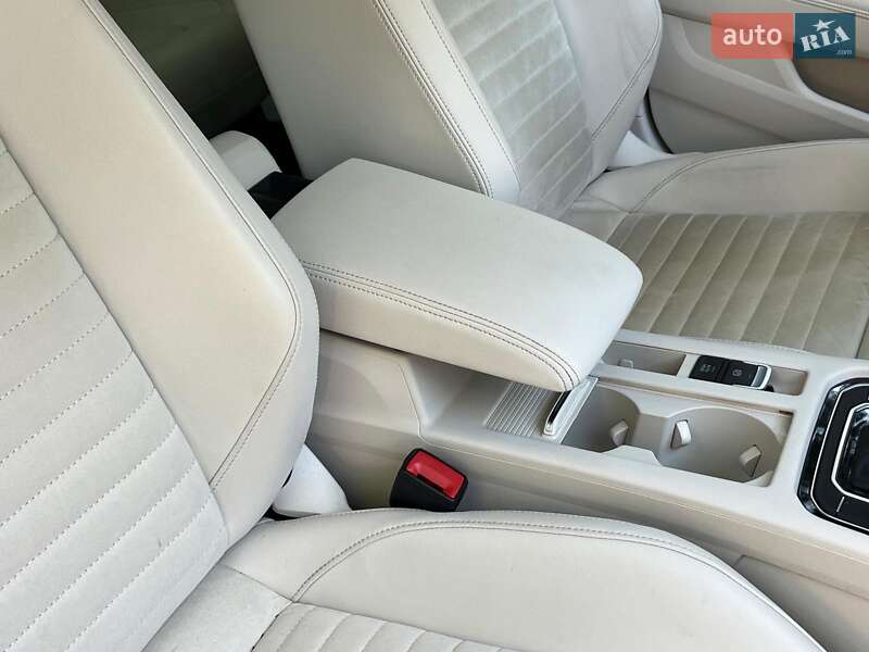 Універсал Volkswagen Passat 2019 в Києві