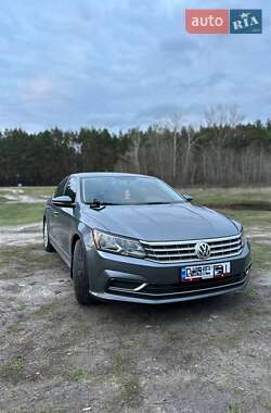 Седан Volkswagen Passat 2016 в Сумах