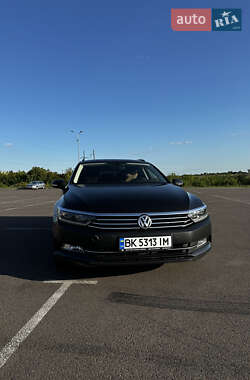 Універсал Volkswagen Passat 2017 в Рівному