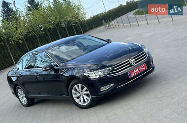 Седан Volkswagen Passat 2020 в Львове