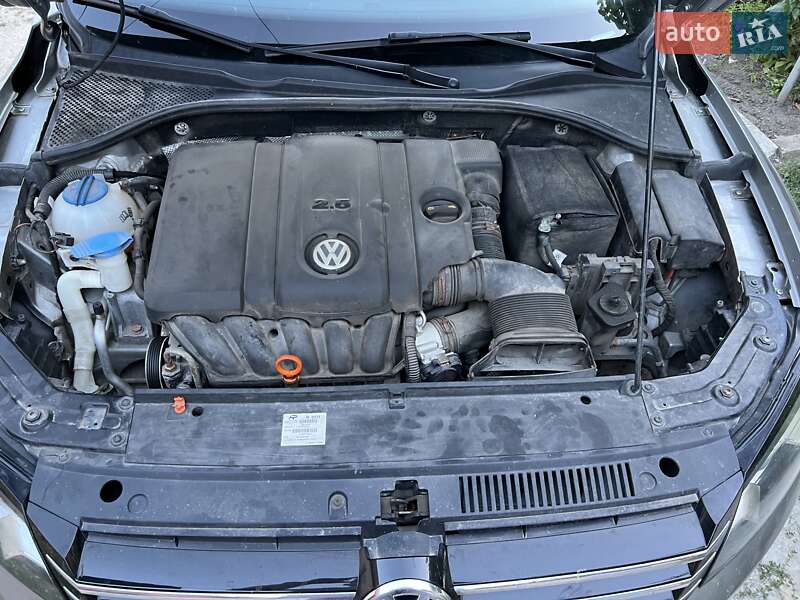 Седан Volkswagen Passat 2011 в Кропивницькому