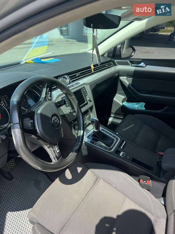 Універсал Volkswagen Passat 2016 в Яремчі