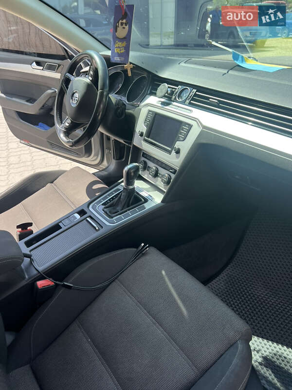 Універсал Volkswagen Passat 2016 в Яремчі