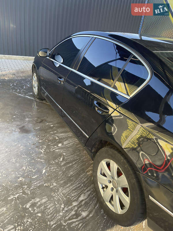 Седан Volkswagen Passat 2006 в Тячеве