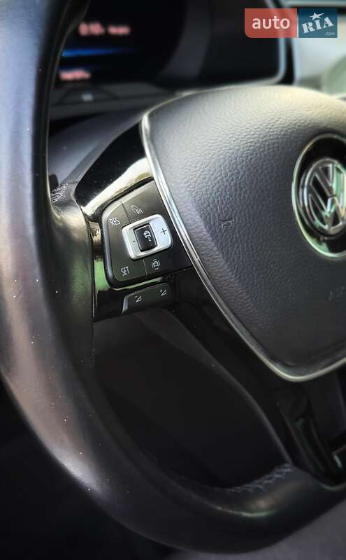 Універсал Volkswagen Passat 2019 в Дніпрі