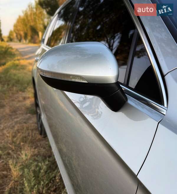 Універсал Volkswagen Passat 2019 в Дніпрі