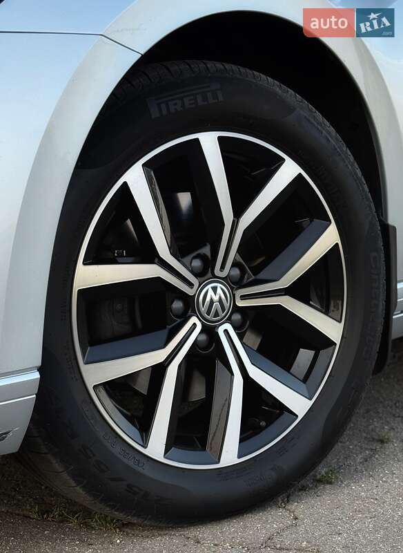 Універсал Volkswagen Passat 2019 в Дніпрі