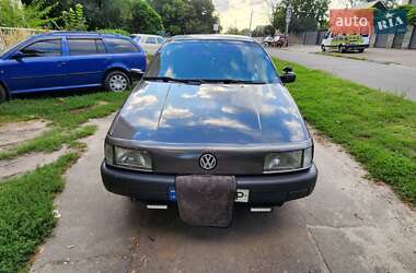 Седан Volkswagen Passat 1990 в Звягеле
