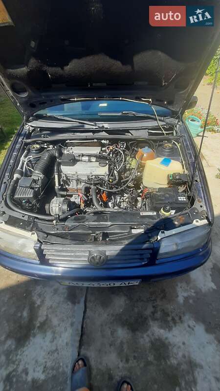 Універсал Volkswagen Passat 1994 в Виноградові