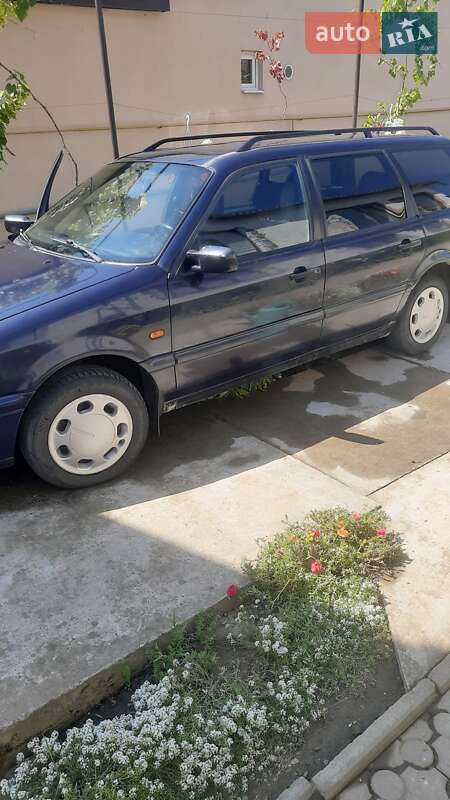 Універсал Volkswagen Passat 1994 в Виноградові
