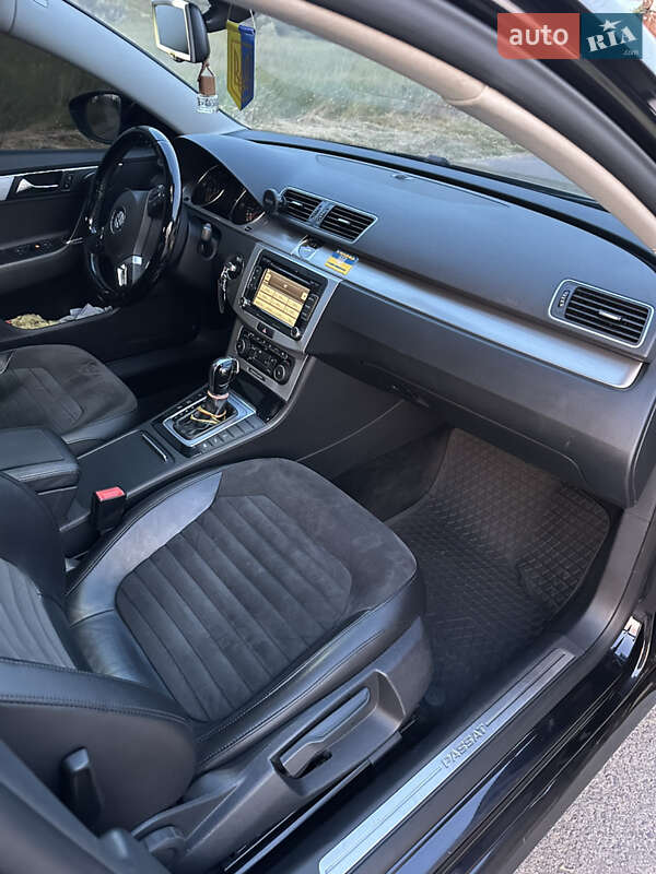 Седан Volkswagen Passat 2011 в Миколаєві