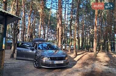 Седан Volkswagen Passat 2012 в Шептицькому