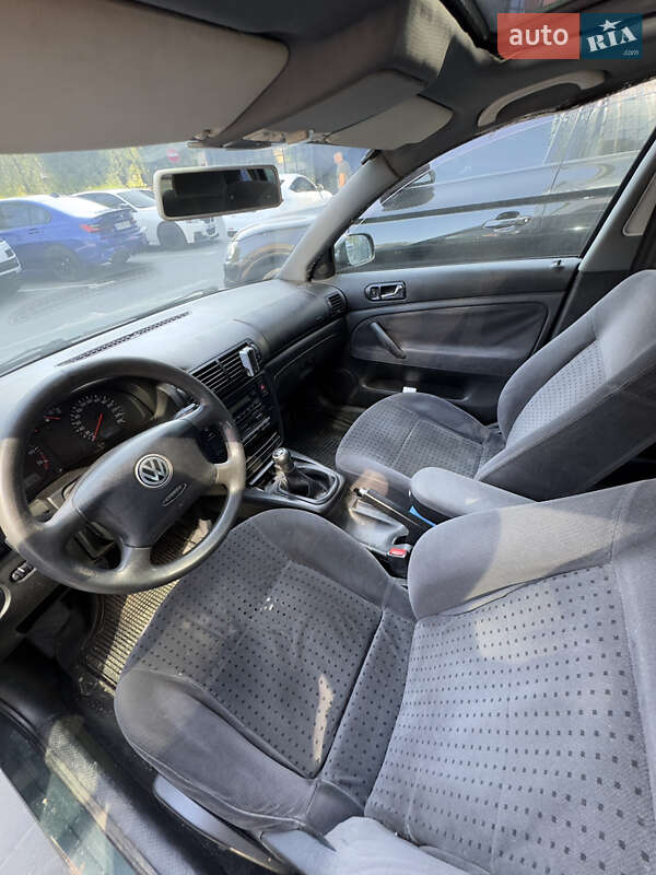 Седан Volkswagen Passat 1998 в Львове