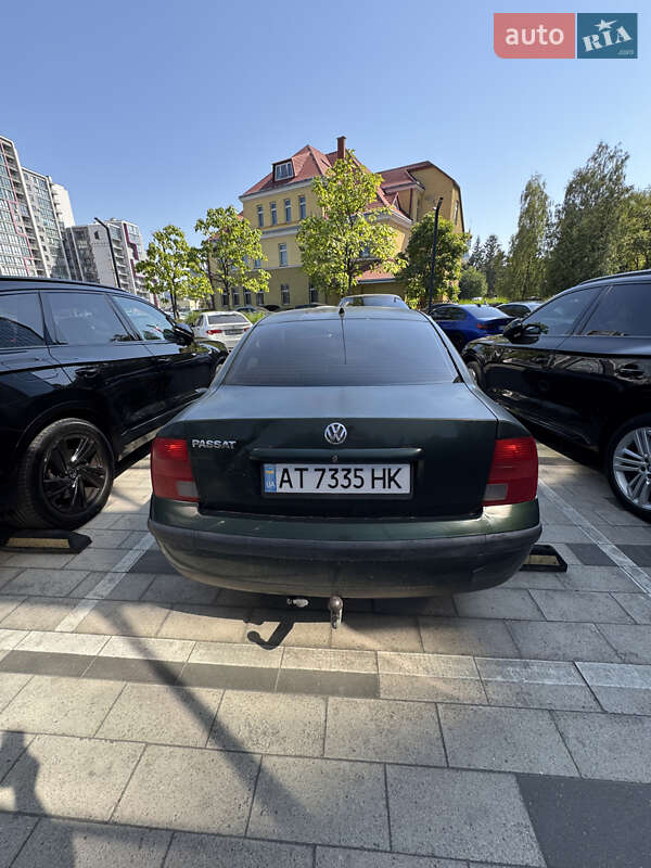 Седан Volkswagen Passat 1998 в Львове