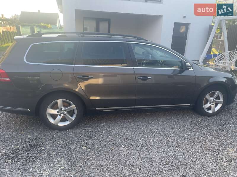 Универсал Volkswagen Passat 2012 в Ужгороде