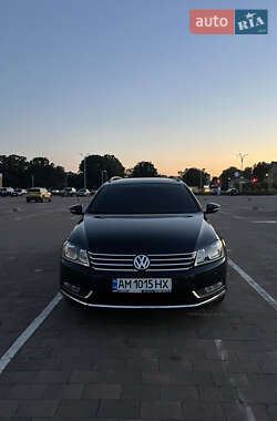 Універсал Volkswagen Passat 2011 в Житомирі