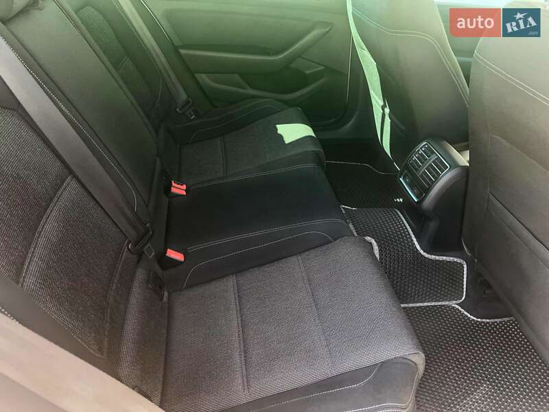 Універсал Volkswagen Passat 2014 в Тернополі