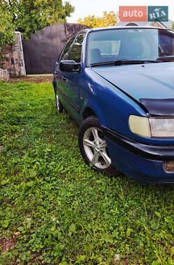 Седан Volkswagen Passat 1996 в Хотині