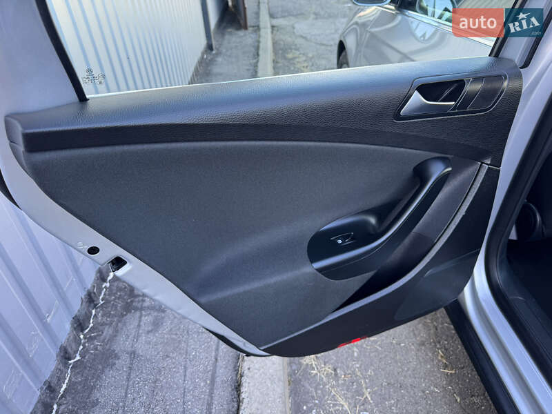 Универсал Volkswagen Passat 2010 в Киеве фото 17 Универсал Volkswagen Passat 2010 в Киеве