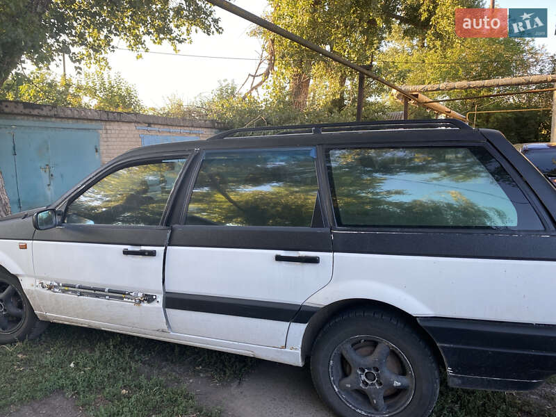 Універсал Volkswagen Passat 1991 в Лозовій