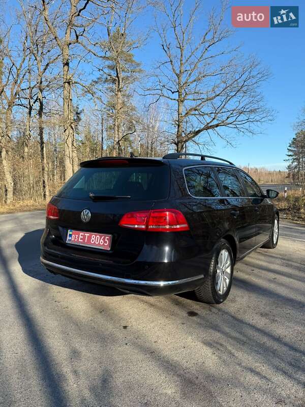 Універсал Volkswagen Passat 2012 в Житомирі