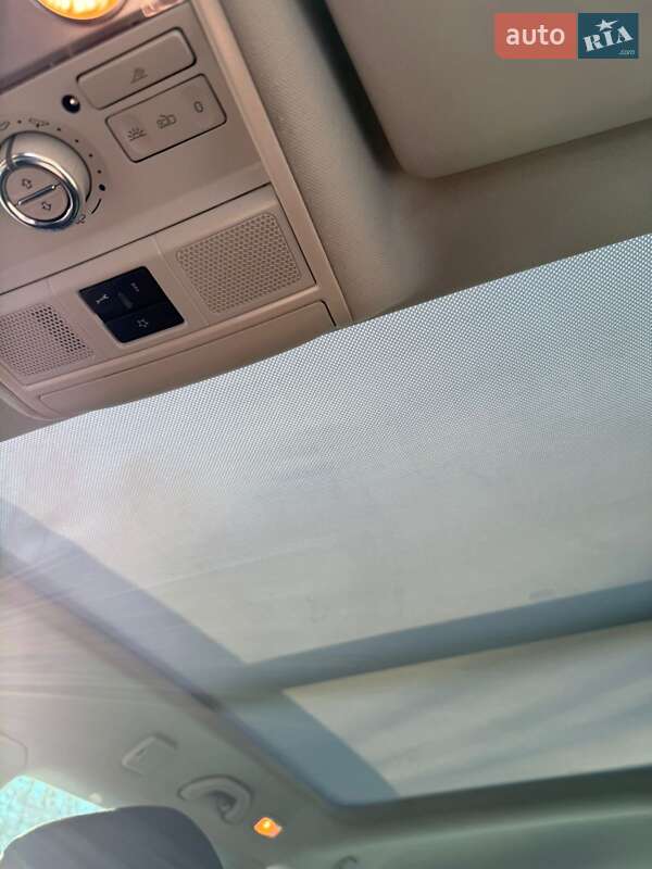 Універсал Volkswagen Passat 2012 в Житомирі