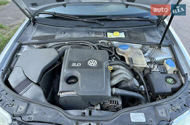 Седан Volkswagen Passat 2005 в  фото 12 Седан Volkswagen Passat 2005 в