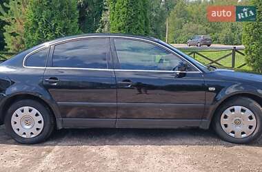 Седан Volkswagen Passat 2001 в 