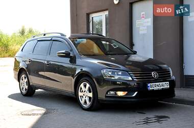Универсал Volkswagen Passat 2011 в Львове