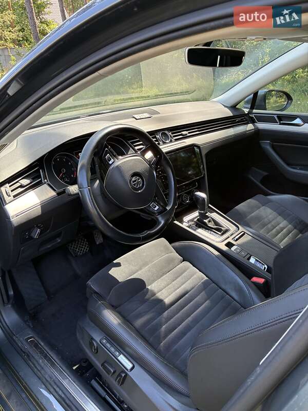 Седан Volkswagen Passat 2015 в Житомирі